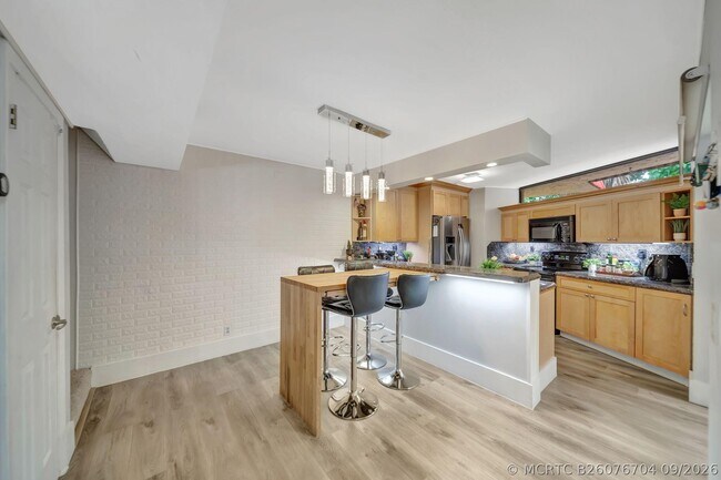 Building Photo - 8105 Severn Dr