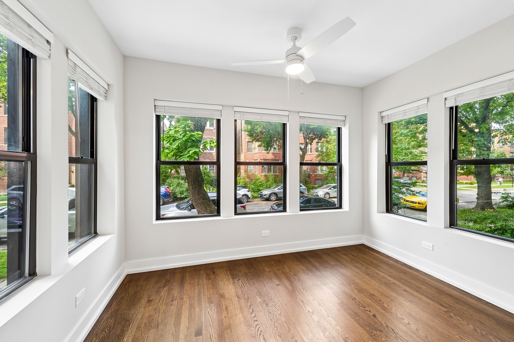 Sun Room - 6453 N Bosworth Ave