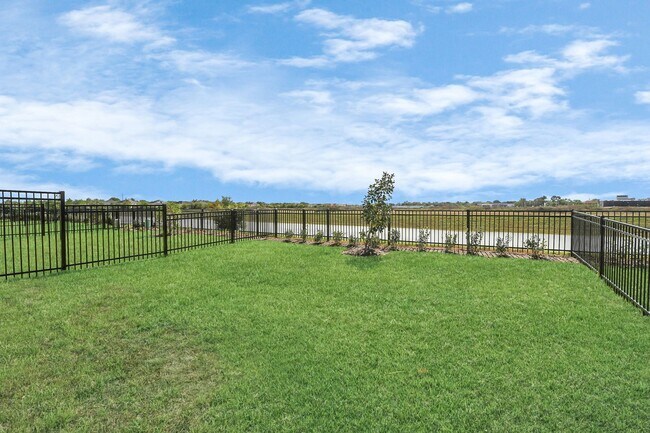Building Photo - 21042 Shore Oak Dr