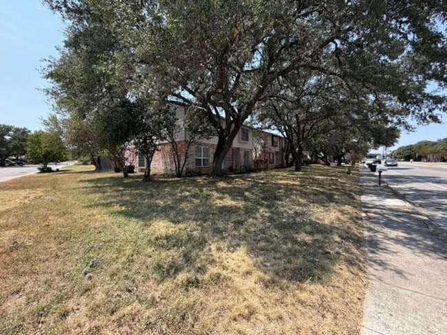 Building Photo - 14401 Brook Hollow Blvd