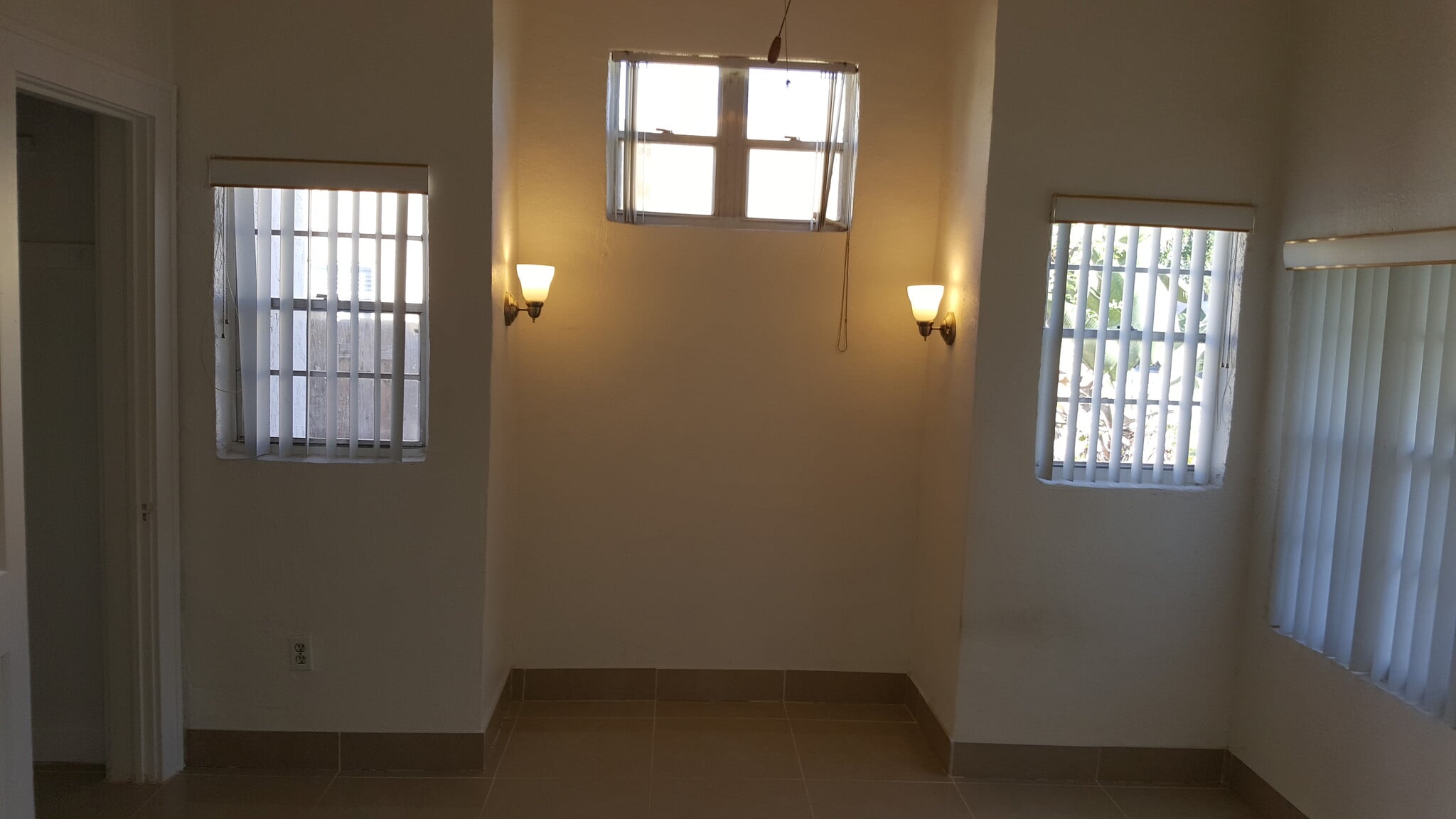 Building Photo - 319 Kenilworth Blvd