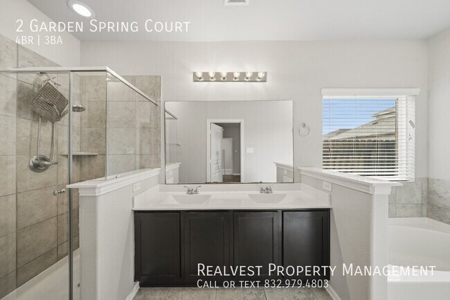Building Photo - 2 Garden Spring Ct