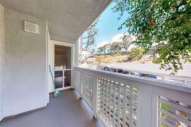Building Photo - Harbor Walk - 2 Bed / 2 Bath