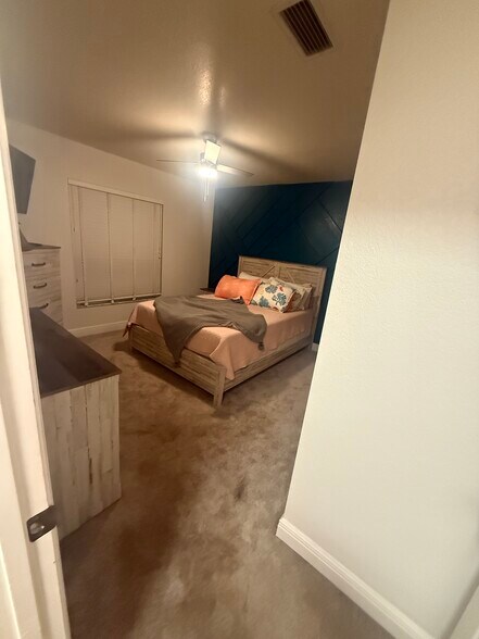 Furnished Rented Room - 5780 Osprey Rd