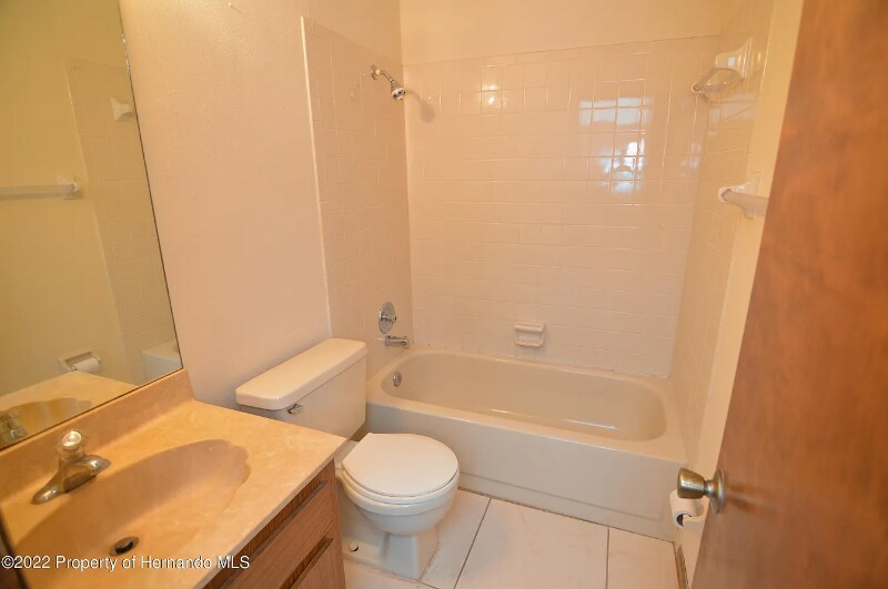 Building Photo - 909 Candlebrook Ln