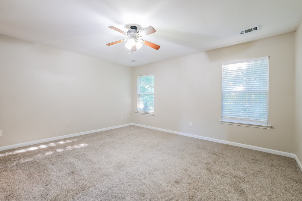 Building Photo - 2770 Mayfair Dr