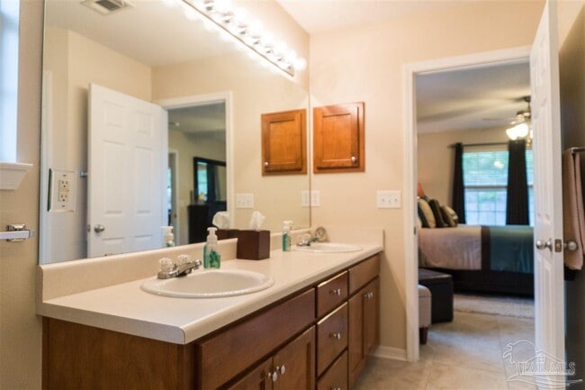 Building Photo - 5341 English Oak Dr