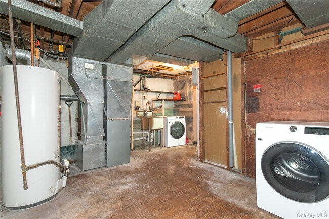 Building Photo - 67-27 211th St