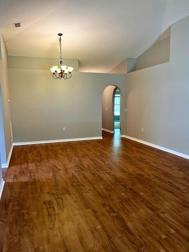 Building Photo - 3/2 with flex room & Fenced in yard