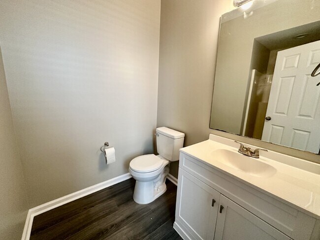 Building Photo - Newly Updated Three Bedroom Home in Westbury Park!