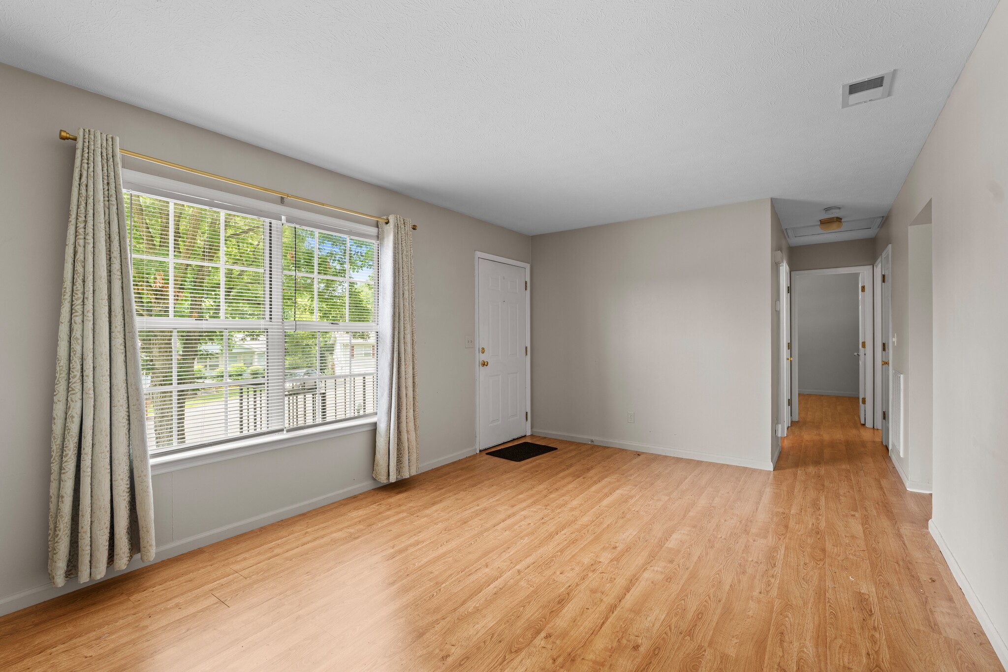 Building Photo - 2822 Airwood Dr