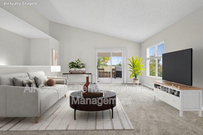 Building Photo - 5241 Helena St