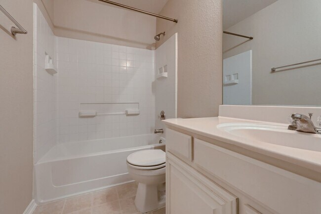 Building Photo - Less than 7 miles from Randolph AFB! Lawn care included!