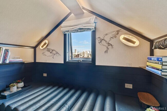 Building Photo - 7 Seymour St