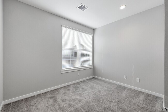 Building Photo - 413 Stonework Garden Ln