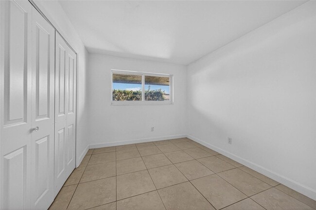 Building Photo - 4331 NE 5th Ave