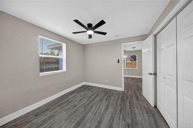 Building Photo - 1541 NW 7th Terrace