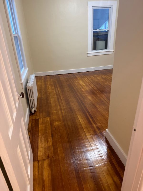 Building Photo - 79 Meadow St