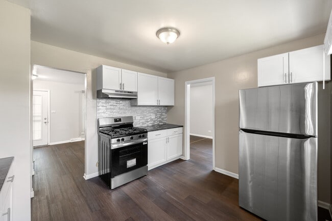 Building Photo - 3308 Birchwood Dr