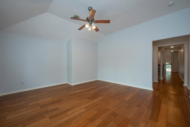 Building Photo - 3238 Enclave Ln
