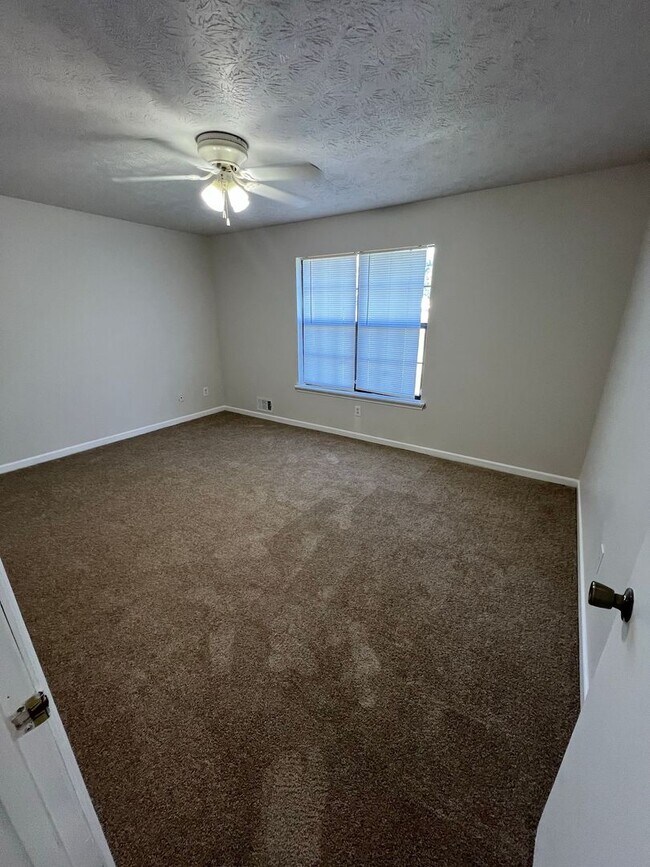 Building Photo - 3112 Dove Ct