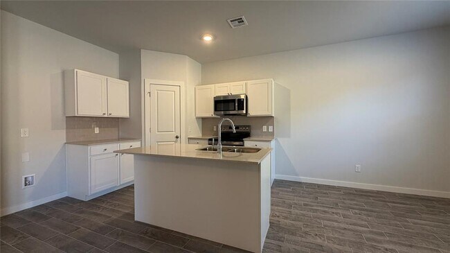 Building Photo - 17421 Lantana Loop