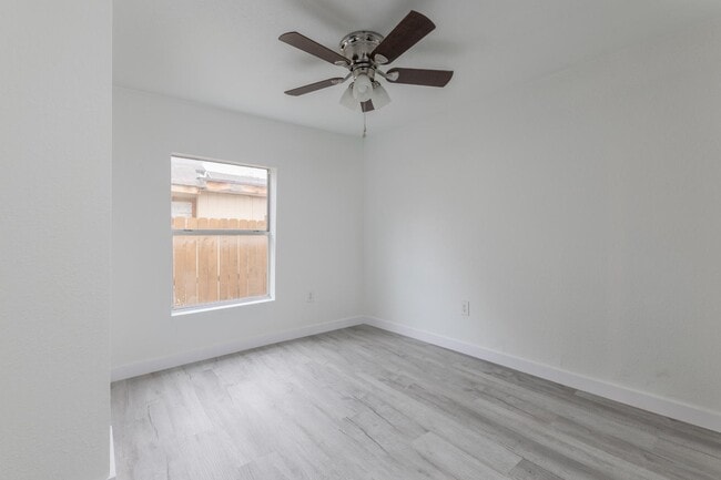 Building Photo - 125 Forrest Ave