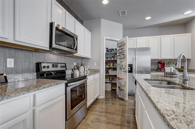 Kitchen 3 - 16061 Bolling Dr