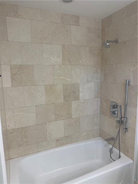 Building Photo - 3325 Piedmont Rd NE