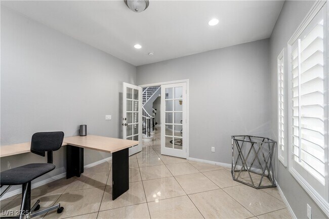 Building Photo - 10725 Bernini Dr
