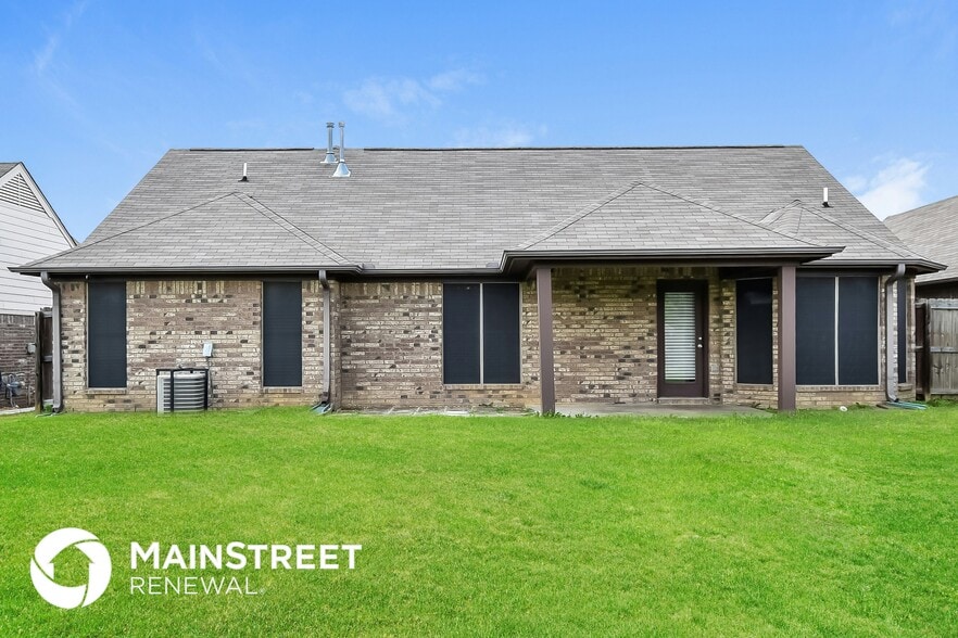 Building Photo - 8286 Willow Dr