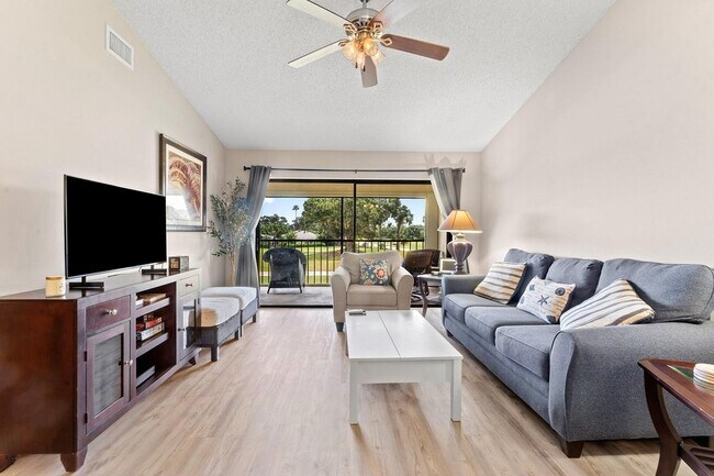 Building Photo - 1502 Pinecrest Cir