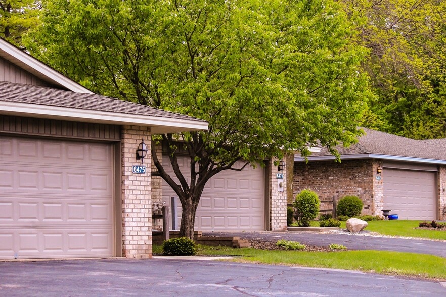 Building Photo - Tanager Creek