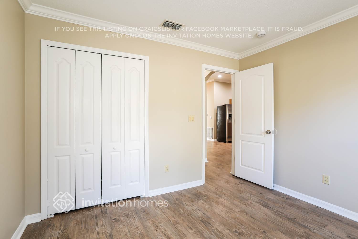 Building Photo - 901 Buttercup Dr