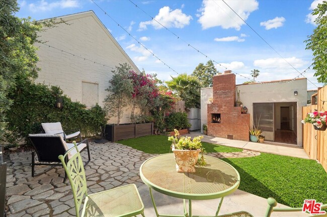 Building Photo - 3154 W 74th St