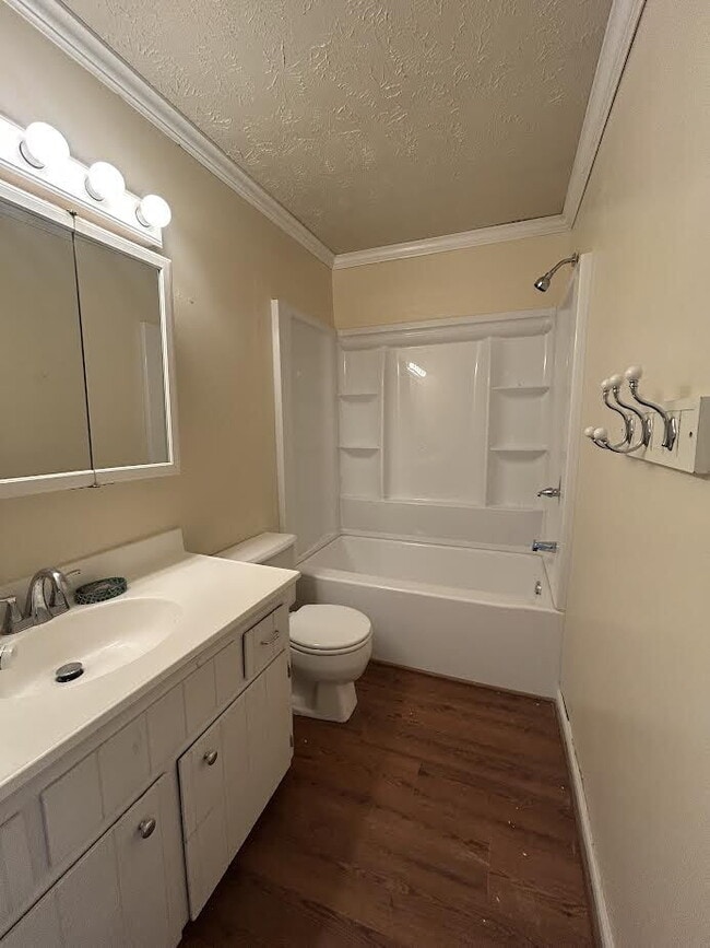 Building Photo - "Charming 3-Bedroom Townhome with 2 Full Baths in Front Royal!"