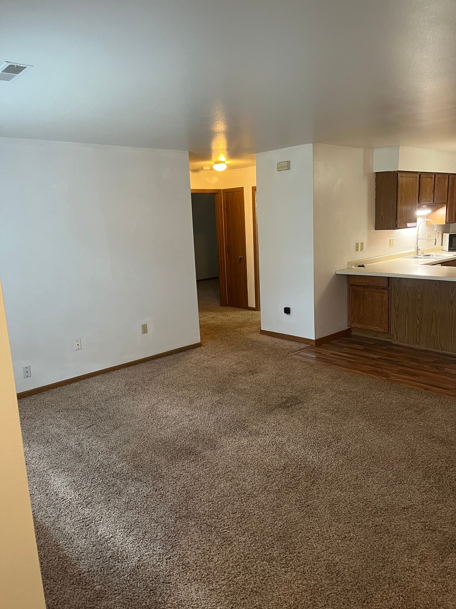 Building Photo - 521 Partridge Ct