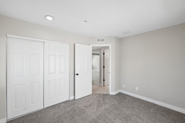 Building Photo - 7826 E Heatherbrae Ave