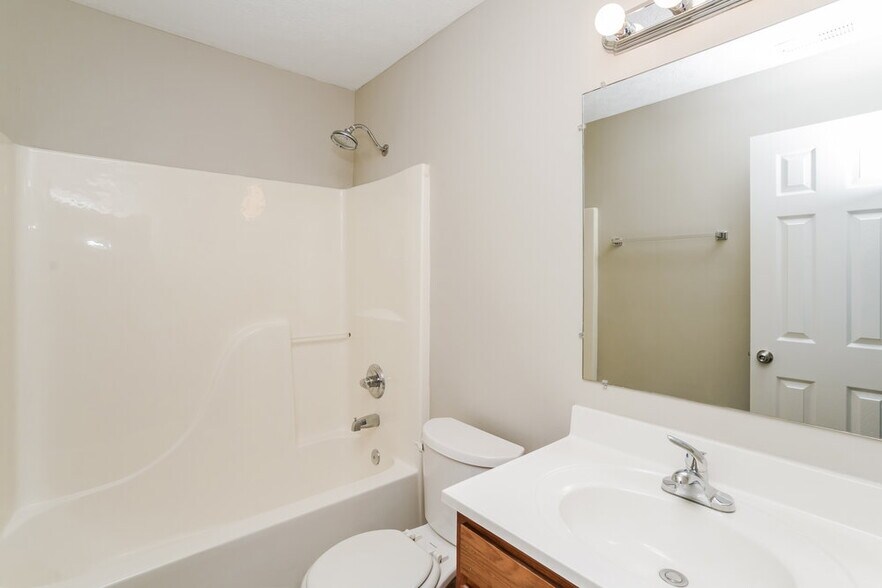Building Photo - 4613 Lunenburg Dr