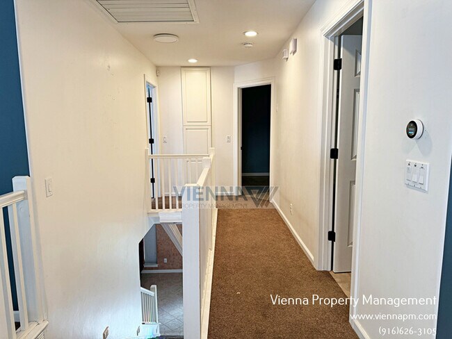 Building Photo - Beautiful Loomis Solar Home with Pool and Spa!!