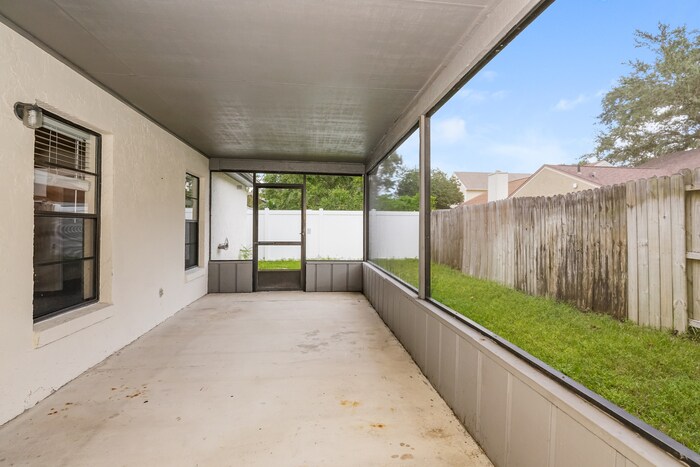 Building Photo - 830 E Charing Cross Cir