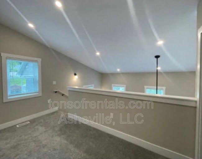 Building Photo - 63 East St