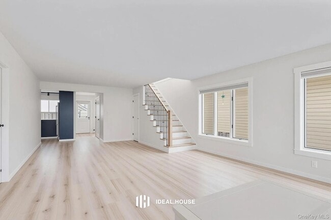 Building Photo - 19 Pine Ln