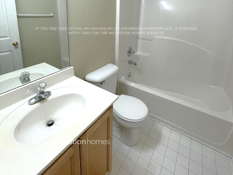 Building Photo - 695 James Ridge Dr