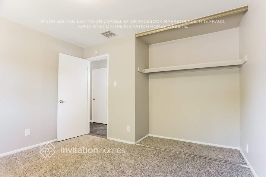 Building Photo - 2617 S Salida St