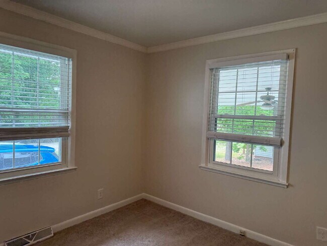 Building Photo - 3BR/2BA Durham Duplex | Utilities Included | Move-In Special: $500 Deposit | Near Duke