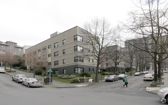 Primary Photo - Bay Ridge Court (Cobblestone Court)