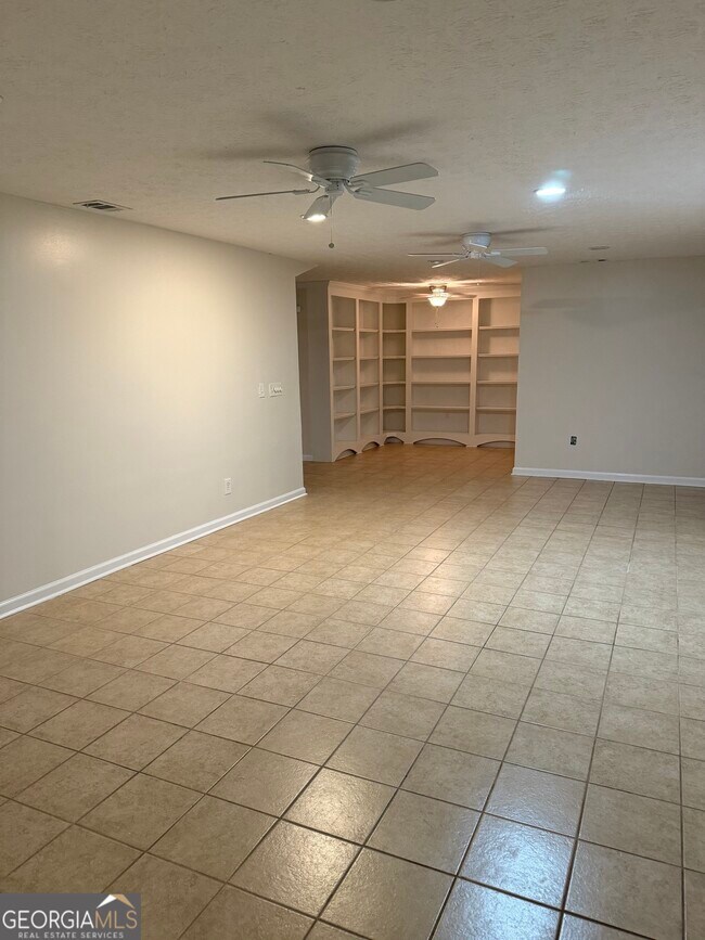 Building Photo - 455 Waterway Dr SW