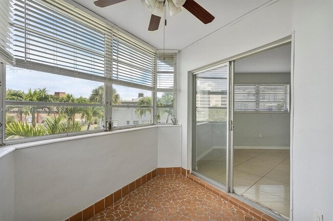 Building Photo - 1671 NE Miami Gardens Dr