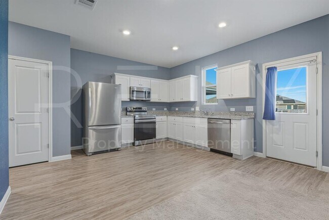 Building Photo - 220 Wonderful Life Way